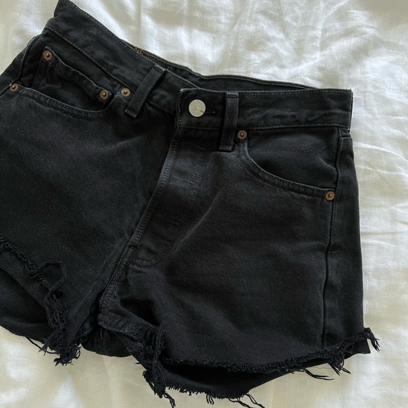 Vintage Black Levis 501 Shorts - Picture 4 of 6